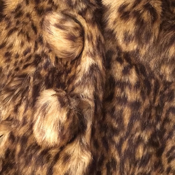 Girl’s Beautiful Fake Fur Swing Coat, Size 7/8 - Picture 4 of 7